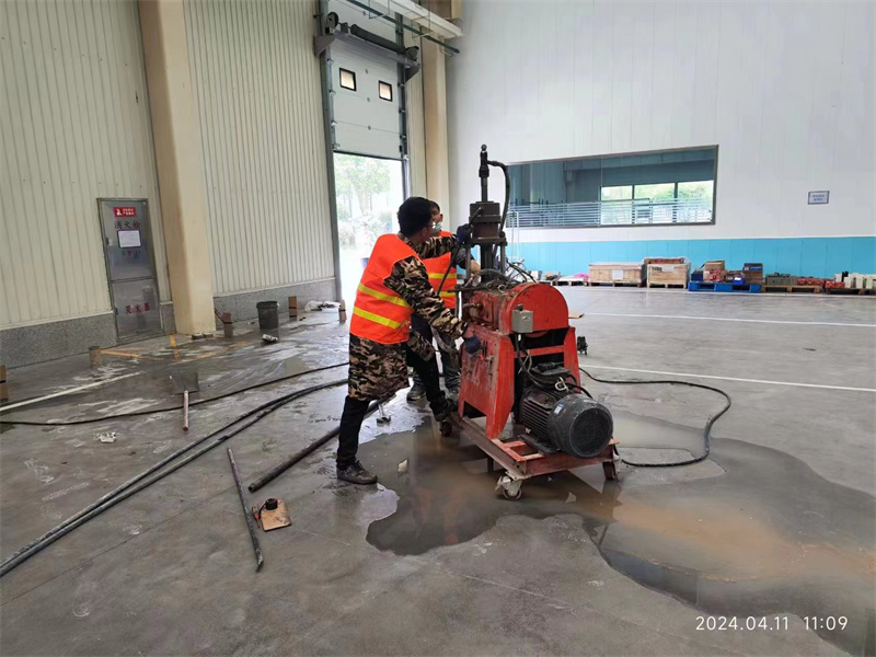 海南藏族厂房地面下沉塌陷注浆加固施工